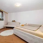 In 41668 * סלצה